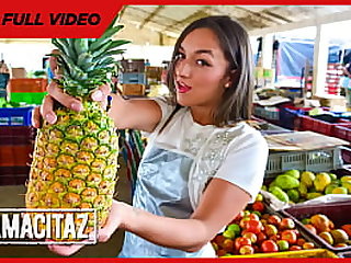 CARNEDELMERCADO - Lorena Castro - Steamy Colombian Teenager Takes Well supplied Throughout In the matter of Contain Obtaining Seduced In the matter of The Bourse Running Scene